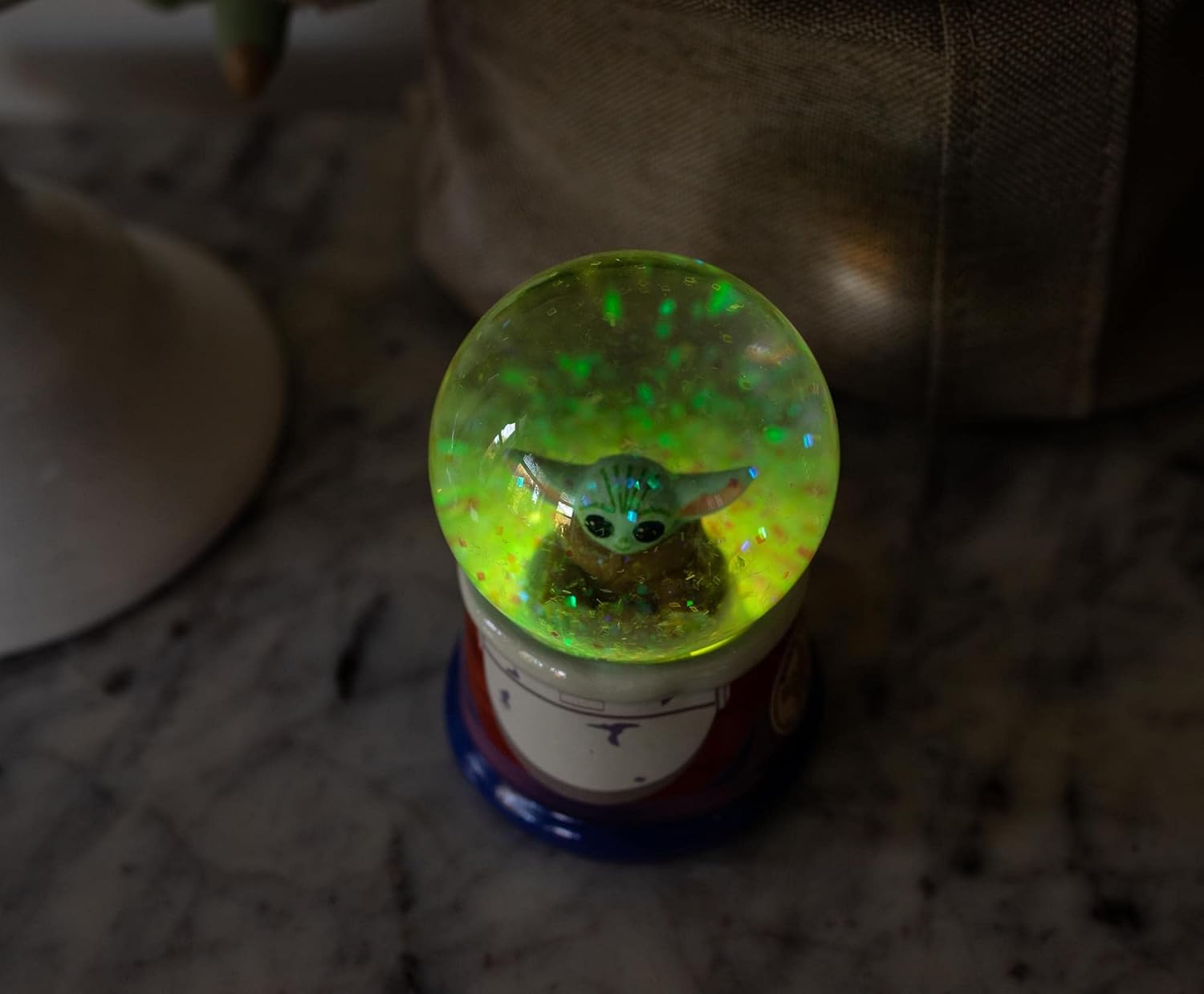 Silver Buffalo Star Wars The Child Snow Globe Light Up 55mm