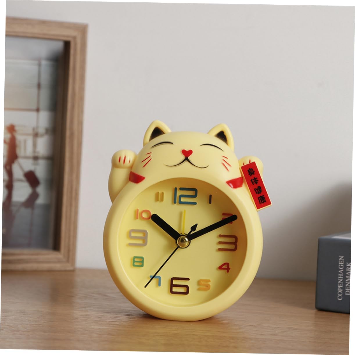 Wakauto Cute Cat Alarm Clock for Kids Silent No Ticking Battery
