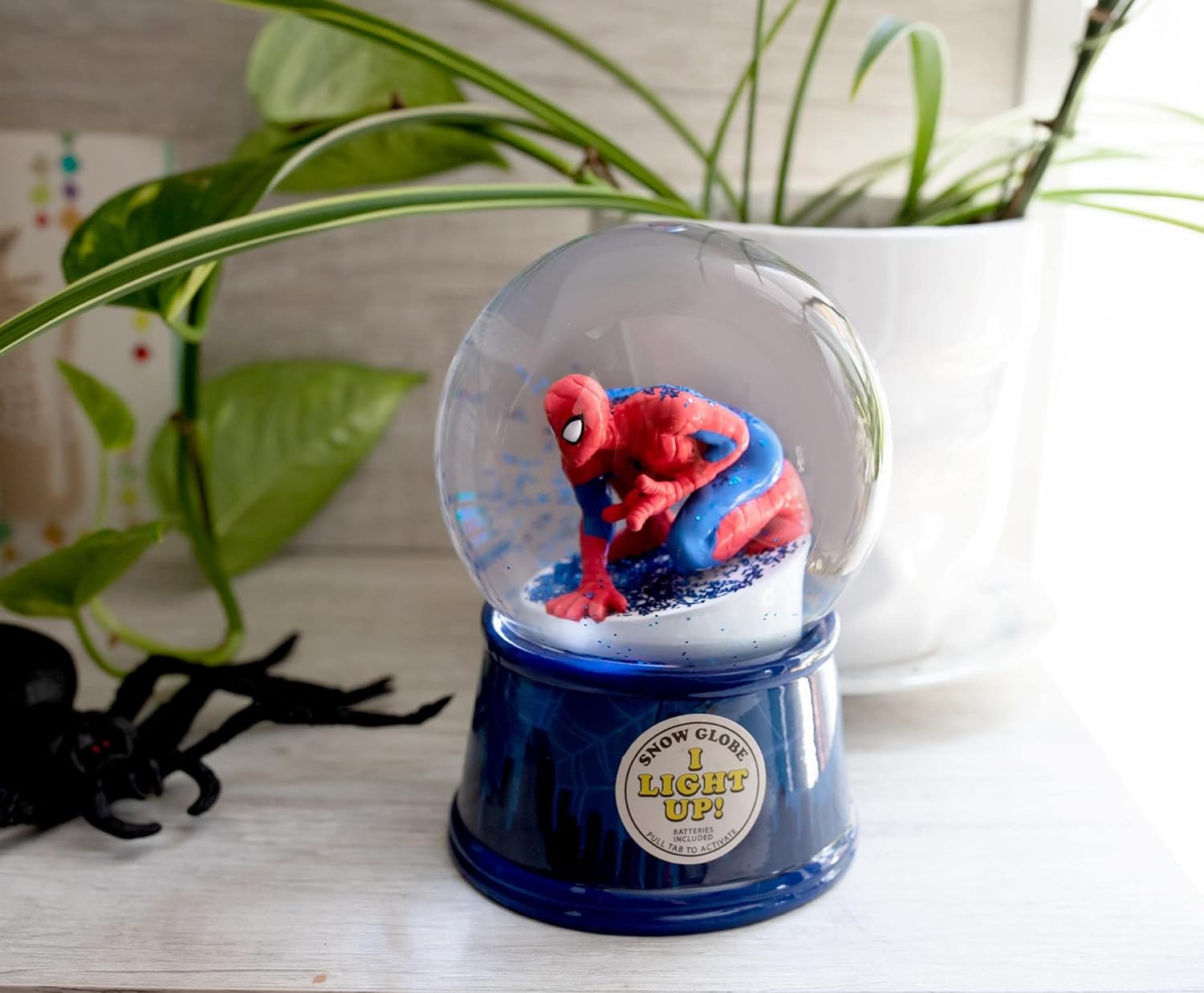 Marvel Spider-Man New York Skyline Light-Up Snow Globe