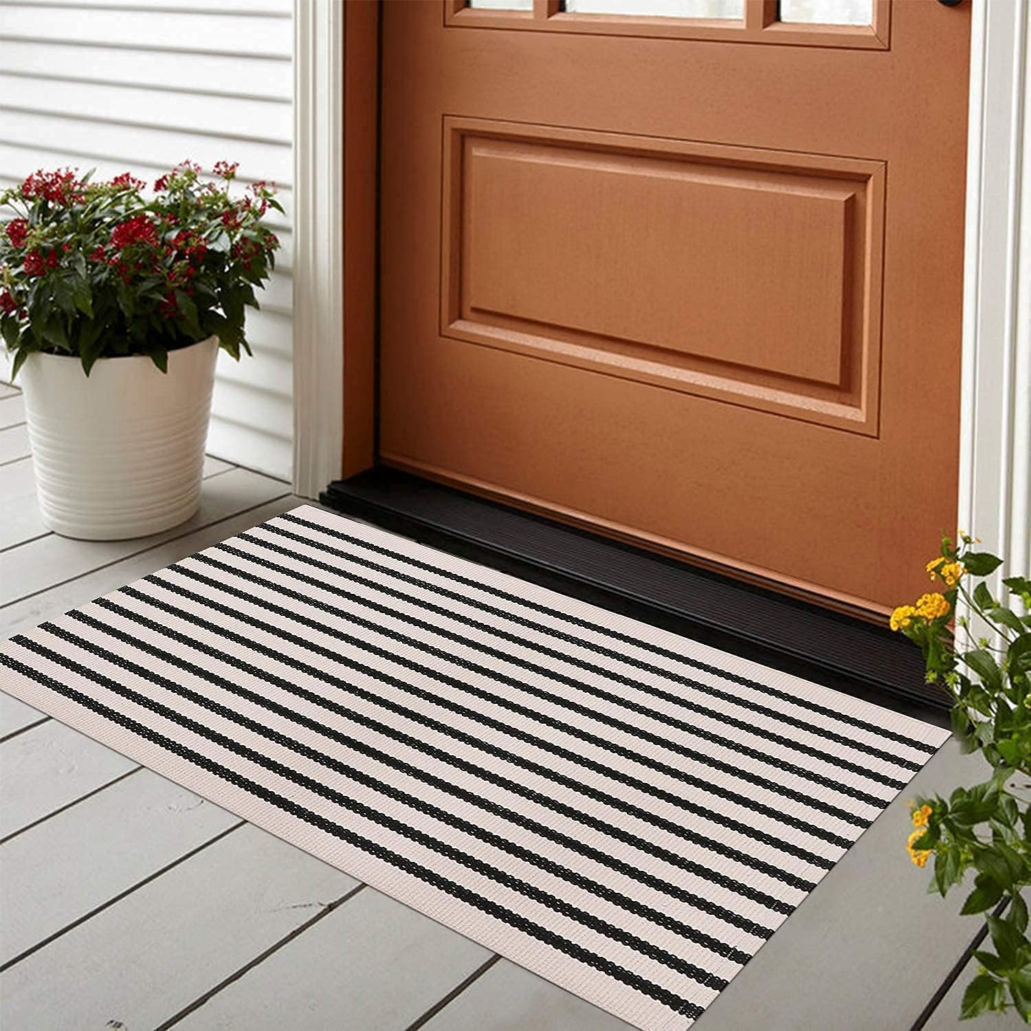 LEEVAN Black and White Striped Doormat Rug 24x35 Inch
