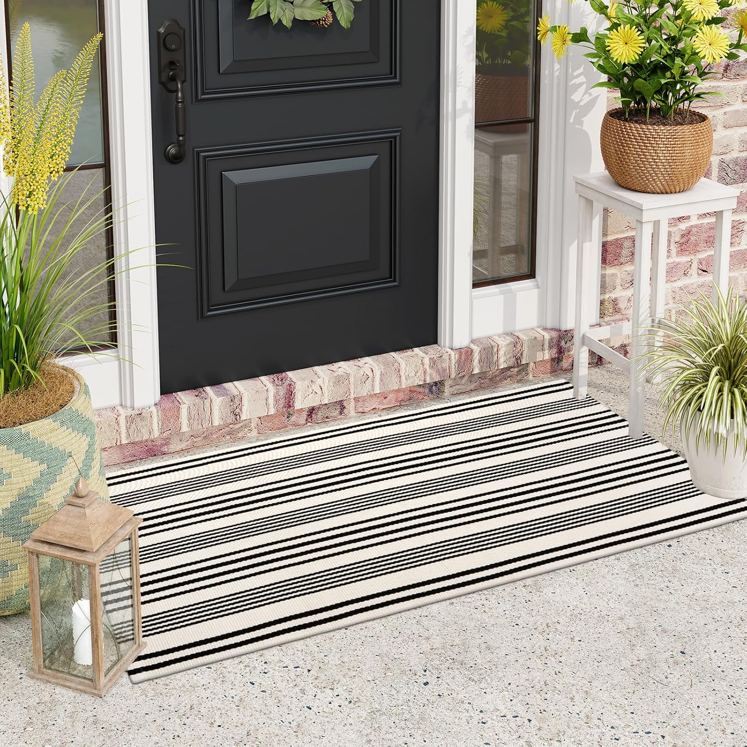 LEEVAN Black and White Striped Outdoor Rug 2 x 43